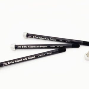 Oś przelotowa 12 mm do tylnych kół gwint 1.25 mm Zycle